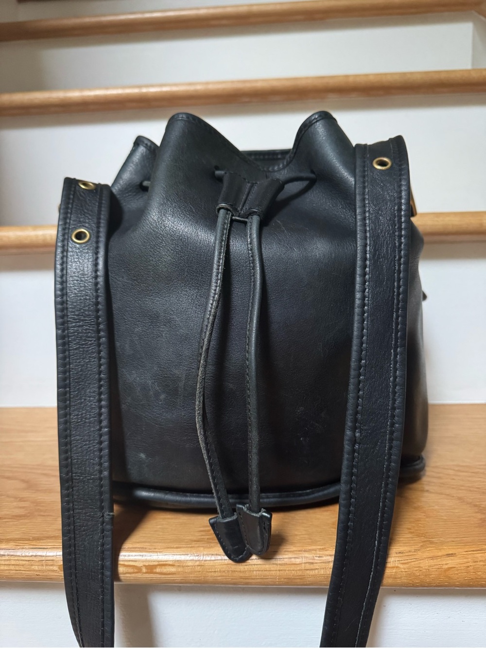 Vintage Coach Lula's Legacy 9952 Black Leather Drawstring Bucket Shoulder Bag